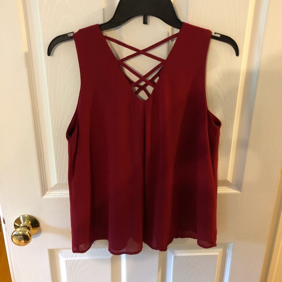 Sleeveless top - Picture 2 of 3